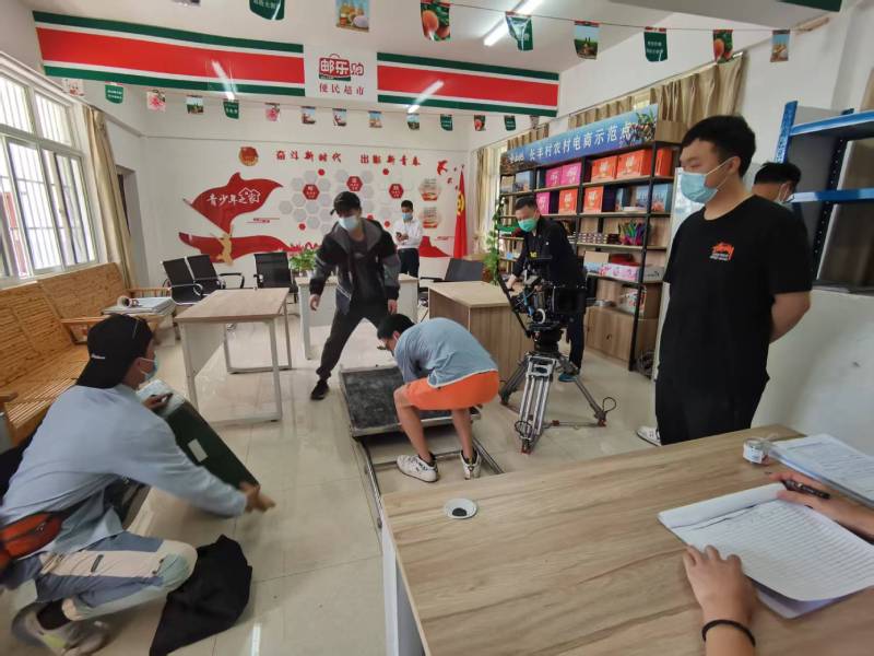 追星女孩心理学分析报告：南票区广告片拍摄公司揭秘饭圈应援式传播逻辑